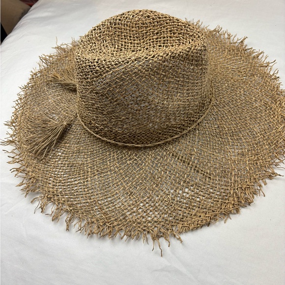 Hat - Picture 3 of 7